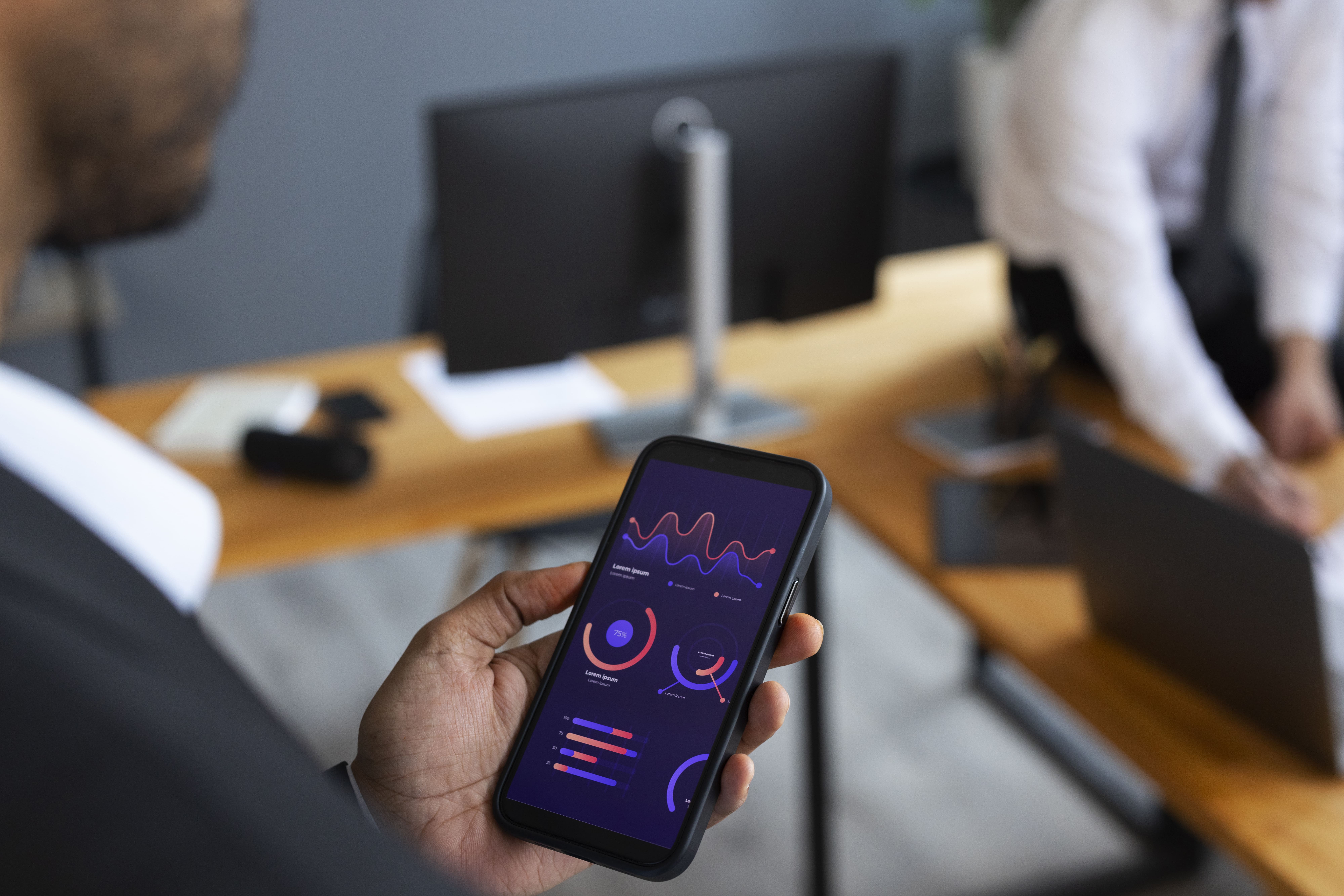 Utilisateur simulant son crédit sur un smartphone